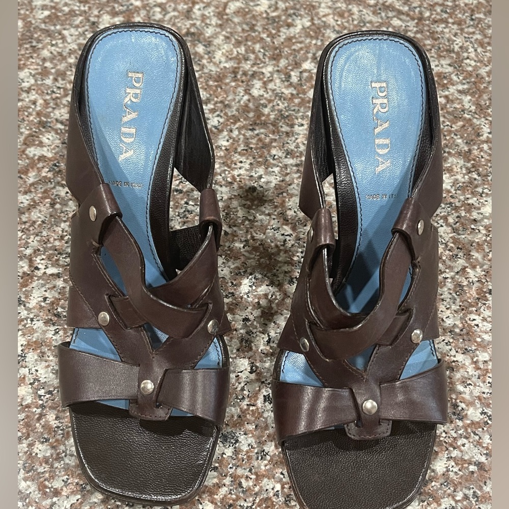 Prada
Brown Slip-on Mules/Slides